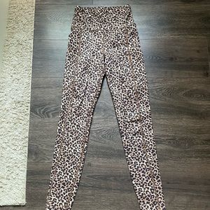 American Eagle cheetah print leggings